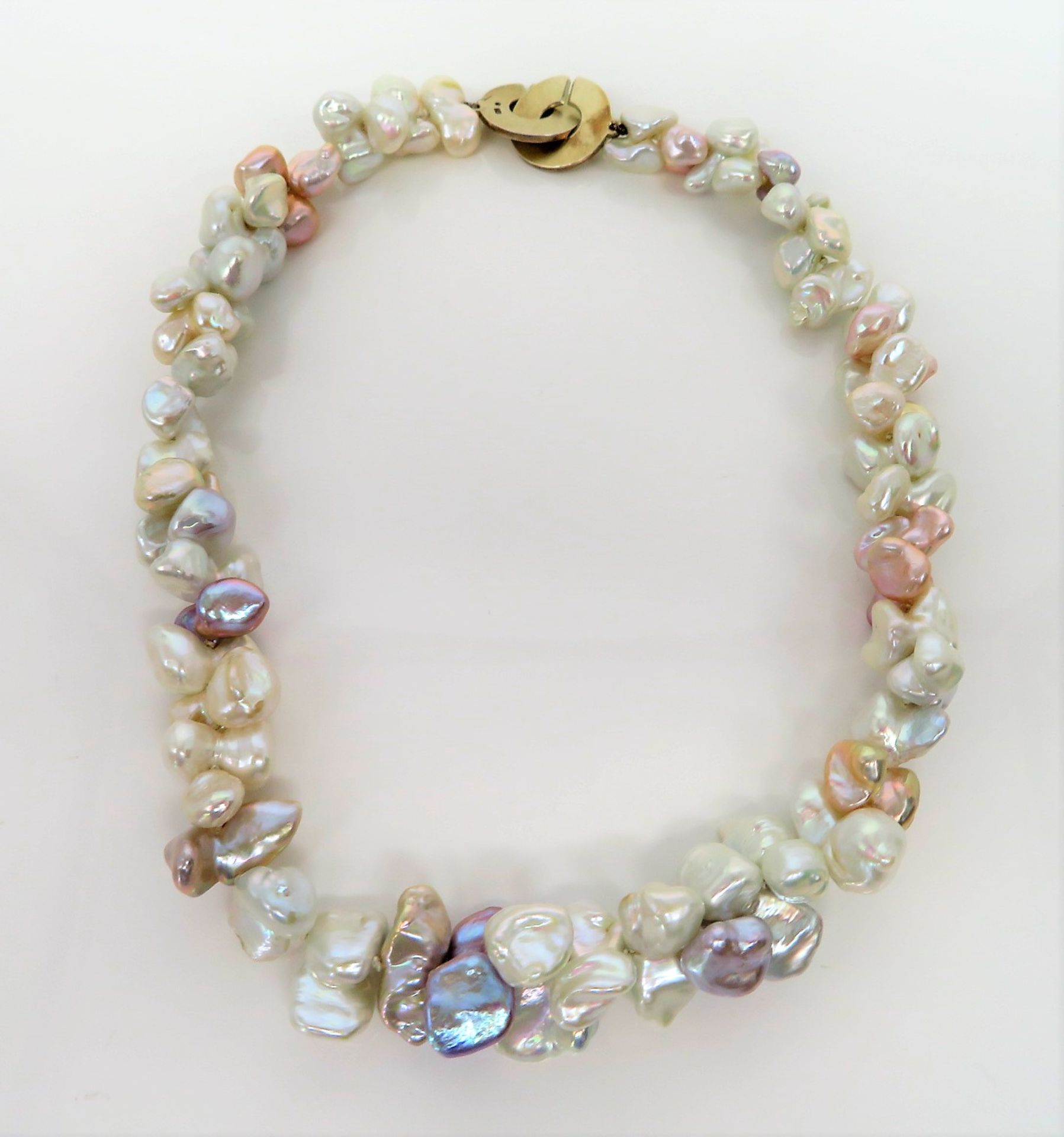 Designer Perlenkette, Schließe 925er Sterlingsilber, gepunzt, Goldschmiedesigné, l 46 cm, b 1,5 cm.