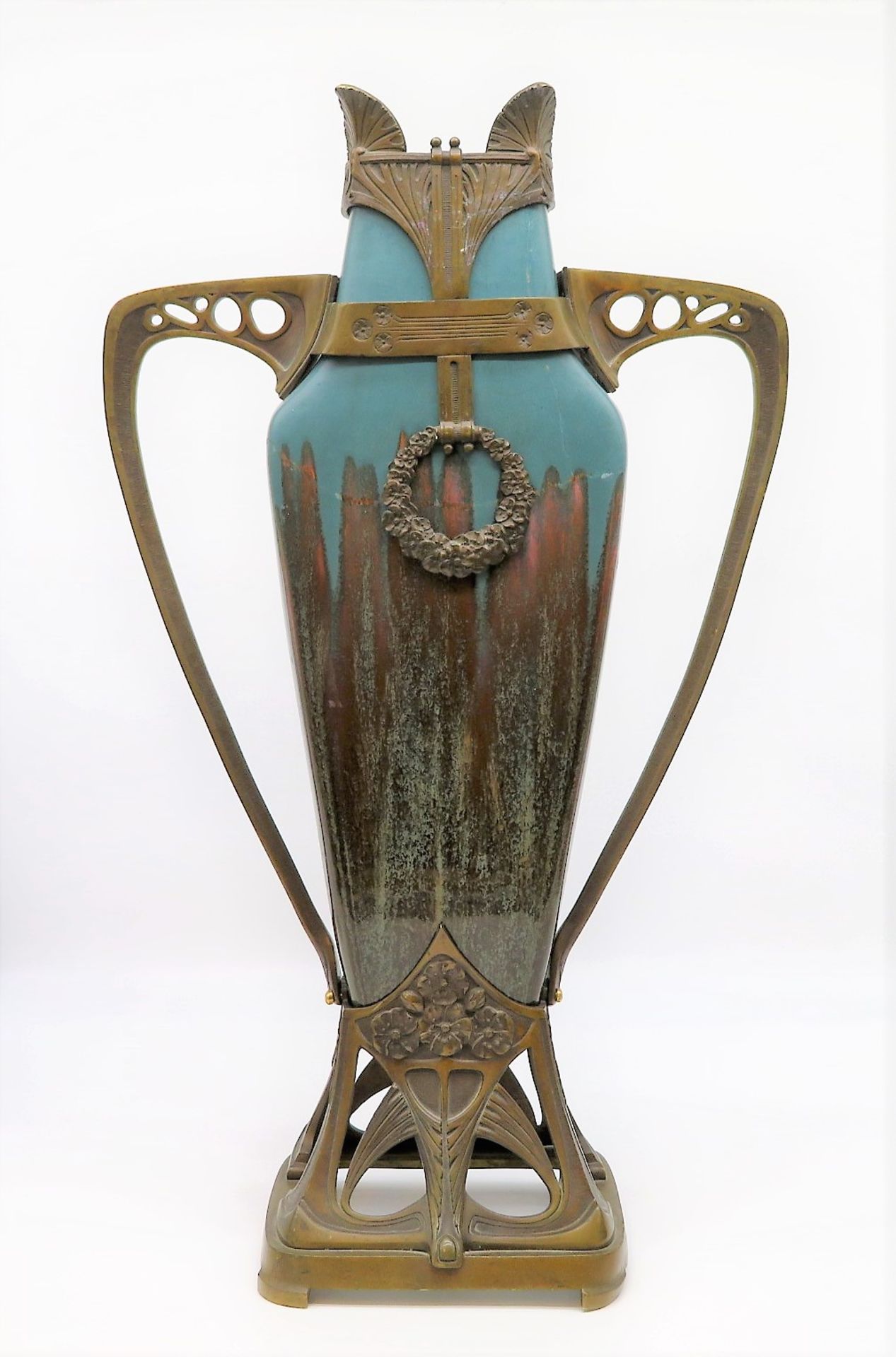 Vase, Jugendstil, um 1900, Keramik mit polychromer Glasur und Bronzeapplikationen, Vase rest., 56 x - Bild 2 aus 3