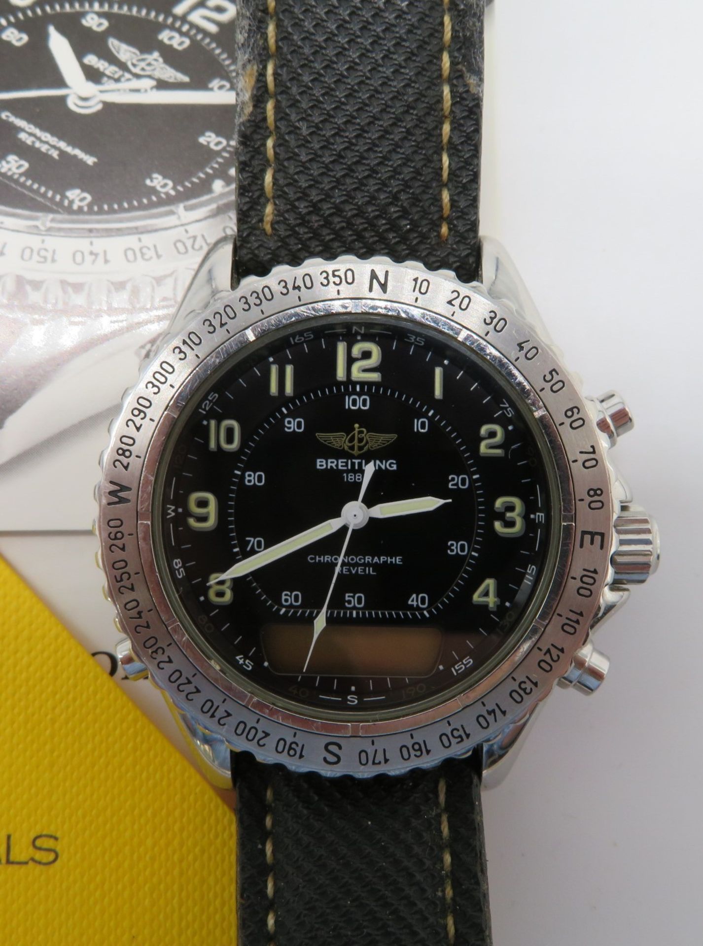 HAU, Breitling, Intruder Reveil Chronograph, Gehäuse Edelstahl, Papiere vorhanden, Lederband mit Tr - Bild 2 aus 3