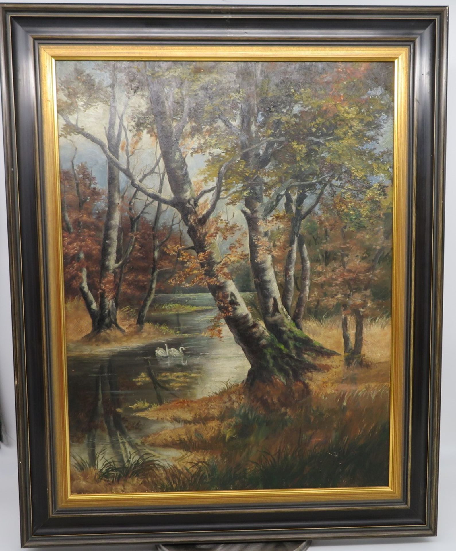 Unbekannt, 1. Hälfte 20. Jahrhundert, "Bewaldeter Flusslauf mit Schwänen", Öl/Leinwand, 56 x 43 cm,