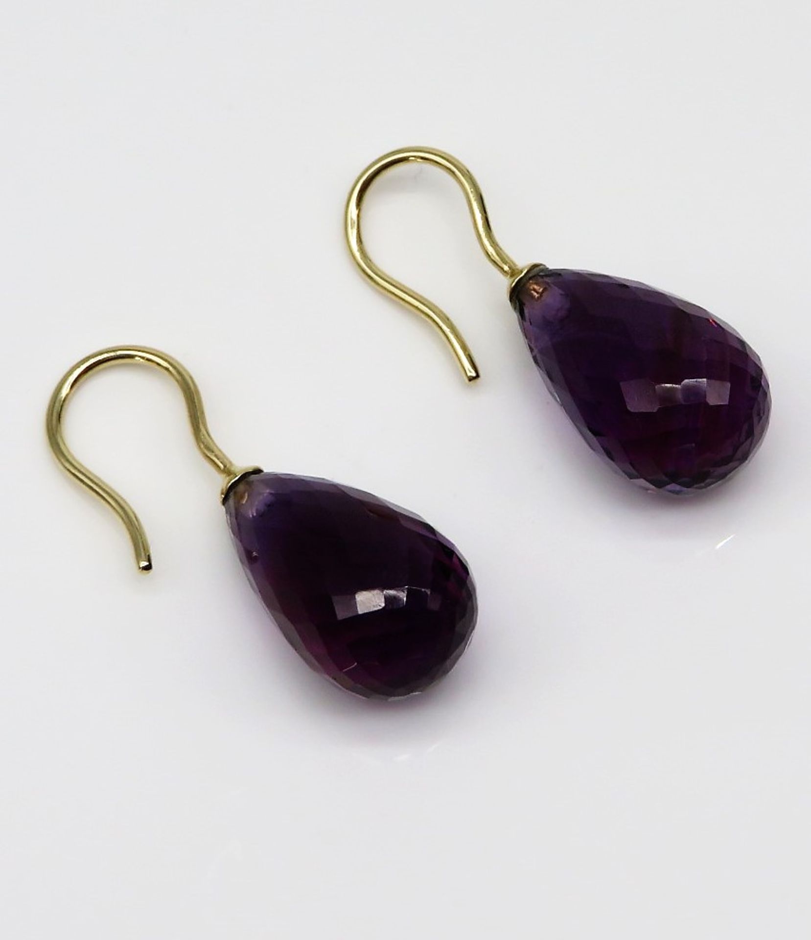 Paar Designer Ohrhänger, Atelier Winsauer Überlingen, tropfenförmig geschliffener Amethyst, 4,8 g, 