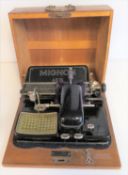 Zeigerschreibmaschine, Mignon, AEG, Modell 4, 1920er Jahre, Originalkasten, Holzknauf fehlt, Schlüs
