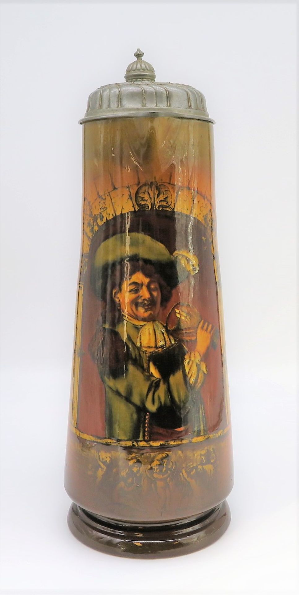 Großer Bierhumpen, Villeroy & Boch Mettlach, 19. Jahrhundert, Steingut mit polychromem Dekor eines 
