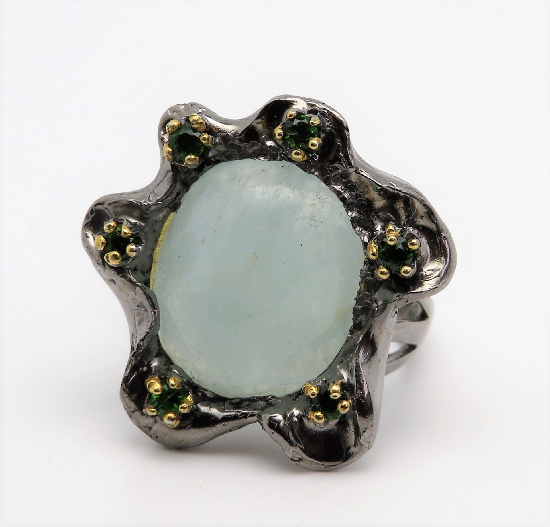 Designer Ring mit natürlichem Aquamarin-Cabochon, ca. 14 ct, 6 facettierte Chromdiopside (Sibirien)