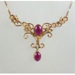 Collier mit Rubinen und Saatperlen, 333er Rotgold, Gew.5,04g, florales Mittelst