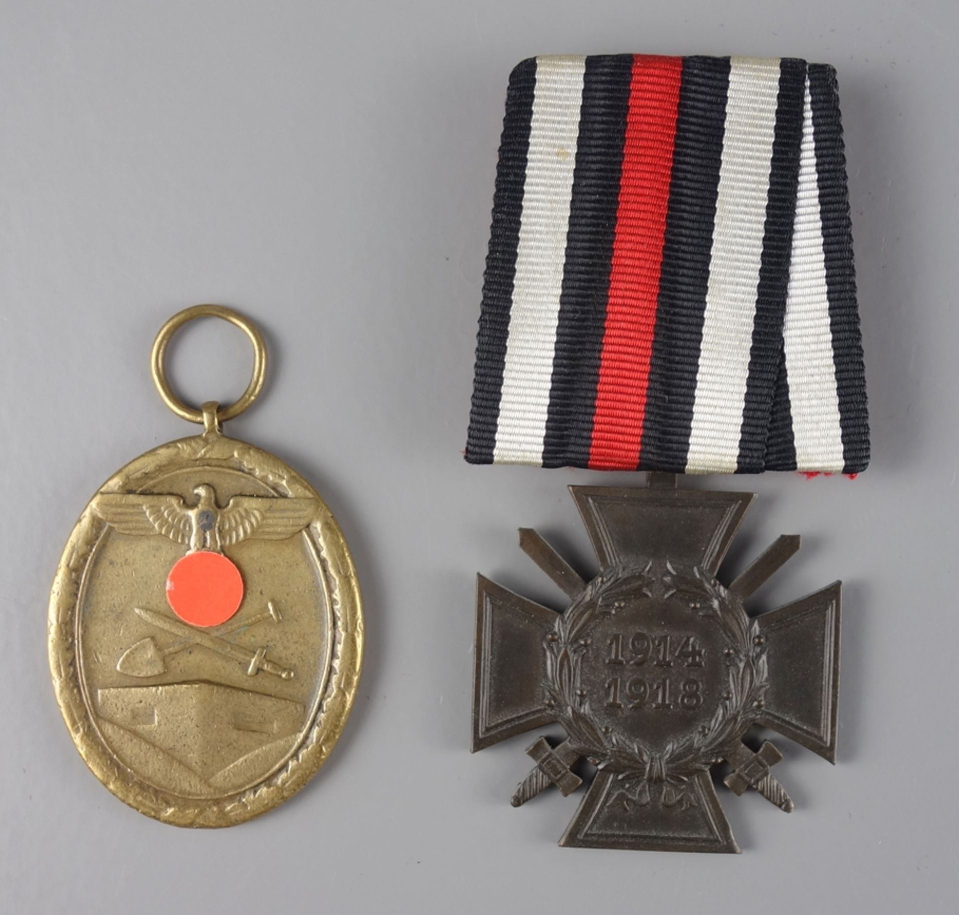 2 Auszeichnungen, WK I und WK II: Spange mit Ehrenkreuz des Weltkrieges 1914/19