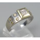 Ring mit Brillant, ca.0,07ct, 585er Gold, Gew.6,3g, Brillantin eckigem Ringkopf