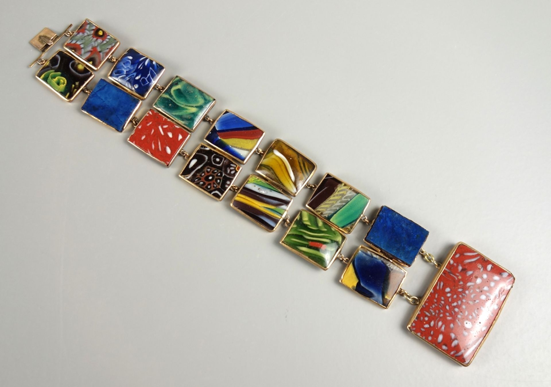 Armband mit Glasschmelzelementen, Murano, Goldfassung, 19.Jh., unterschiedliche