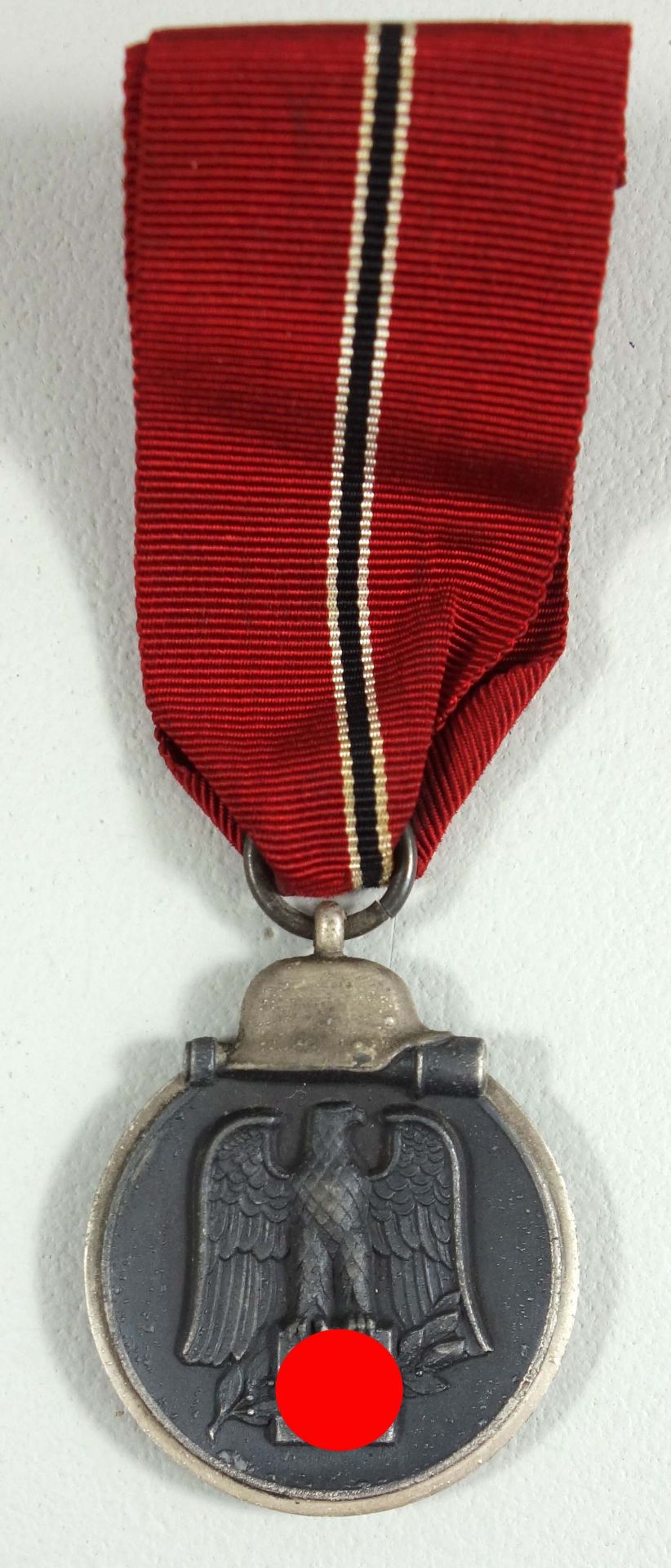 Winterschlacht im Osten 1941/42, Medaille am Band, Zink, mit versilbertem Rand