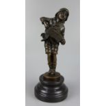 Junge mit Konzertina, 2.Hälfte 20.Jh., Bronze, stehender Junge mit Mütze beim l