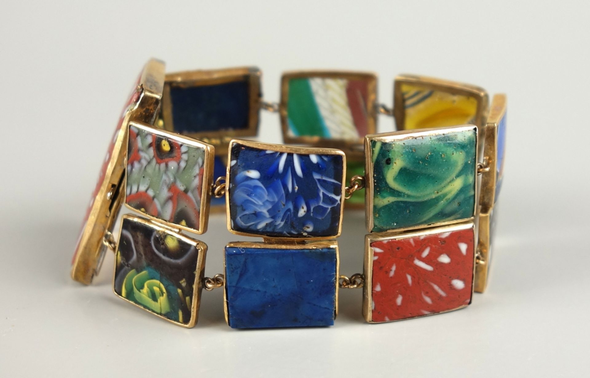 Armband mit Glasschmelzelementen, Murano, Goldfassung, 19.Jh., unterschiedliche - Image 3 of 7