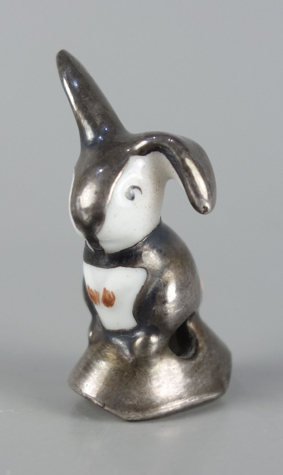 Tropfenfänger "Hase" mit Silberüberzug, um 1930, ohne Herstellermarke, ohne Gum