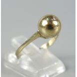 Kugel- Ring mit kleinem Diamant, 333er Gold, Gew.1,89g, Kugelringkopf mit zentr