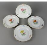 4 Teller, Blumendekor, Meissen, 1* Pfeifferzeit, 3* nach 1934, unterglasurblaue