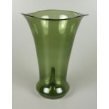 Vase, bömisches Waldglas, 2.Hälfte 20.Jh.gewellte Mündung, H.16,2cm