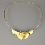 Halsreif / Collier mit 2 Brillanten, 750er Gelbgold, Klaus Wurzbacher, BerlinGoldschmiedemei