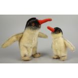 2 Pinguine "Peggy" und Maulwurf "Maxi", Steiff, 1960er Jahre"Peggy" / H.8cm und 12cm, ohne K