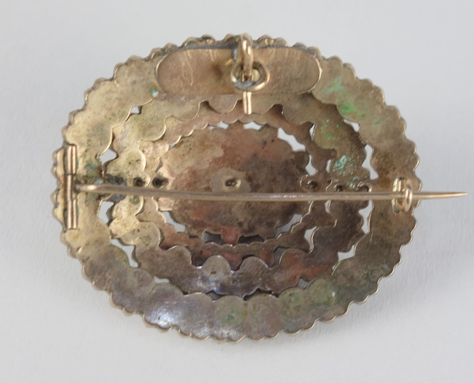 oval garnet brooch / pendant, tombac, Bohemia c. 1890 - Image 2 of 2