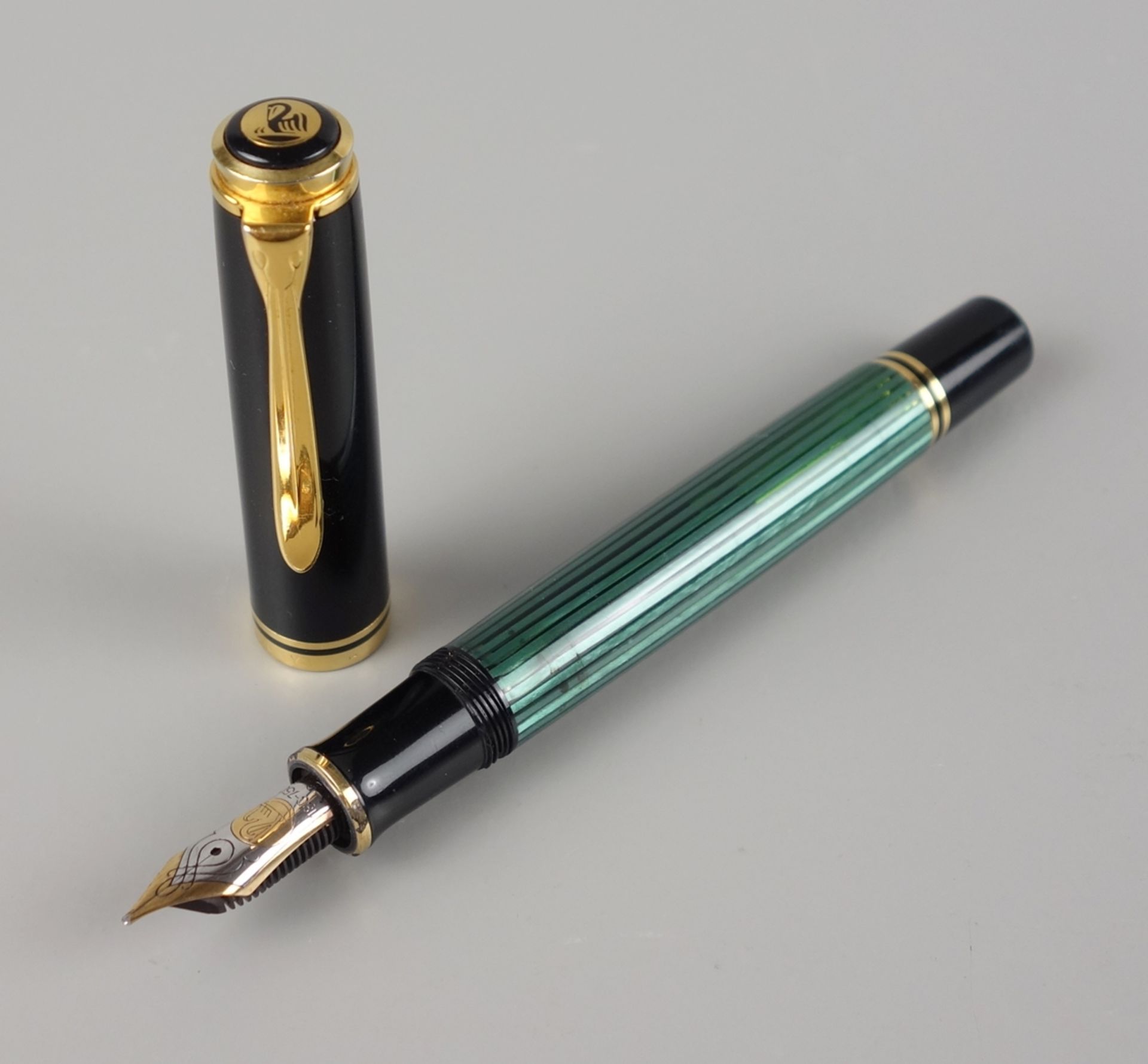 Pelikan Souverän piston fountain pen, M800
