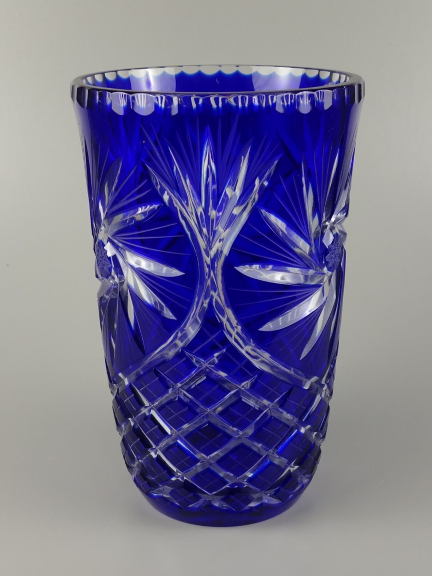große Kristallvase mit Schleuderstern, kobaltblau überfangen, H.23cm - Bild 2 aus 2
