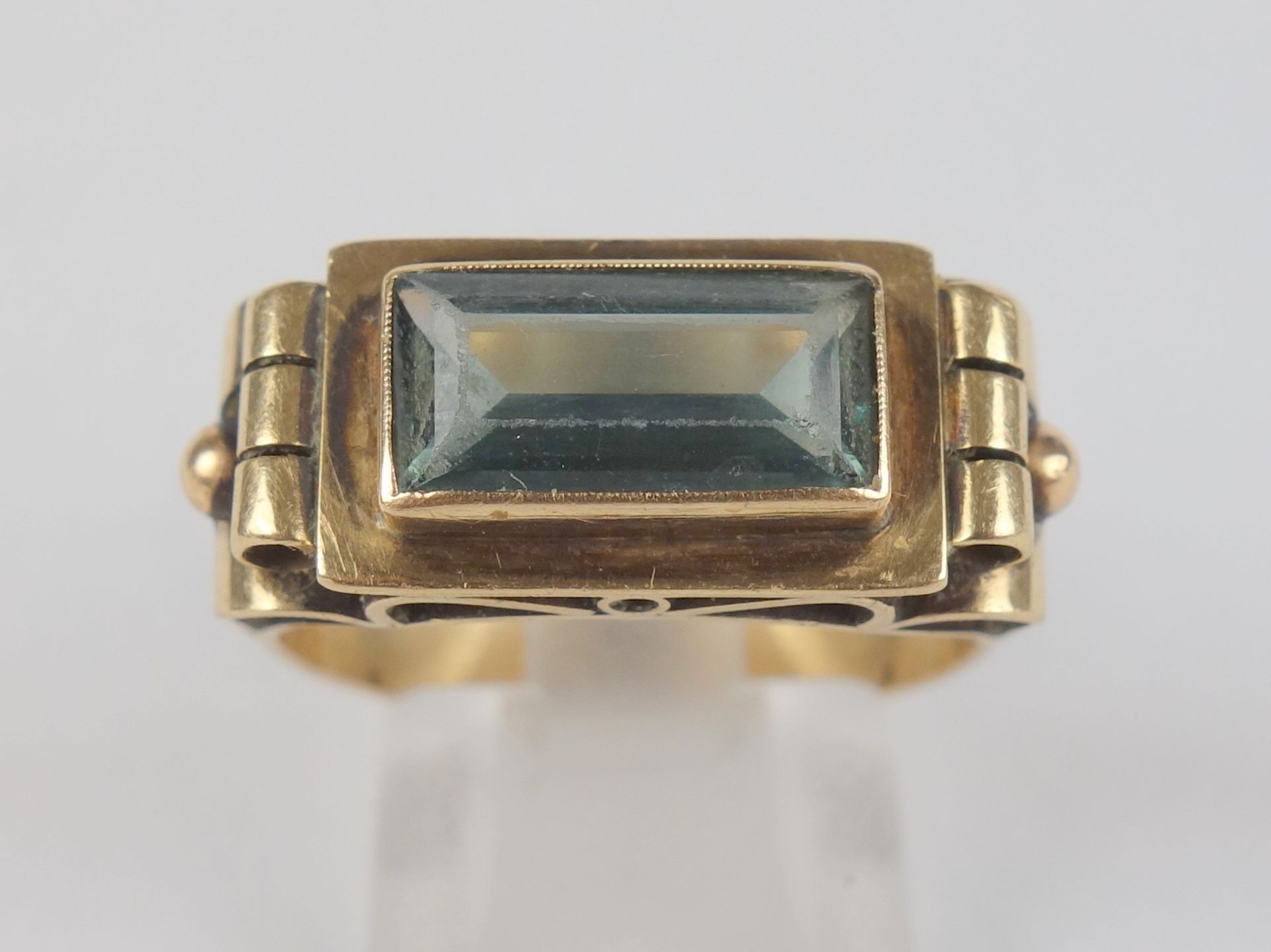 Ring mit turmalingrünem Stein, 585er Gold, Gew.4,86g - Bild 2 aus 2