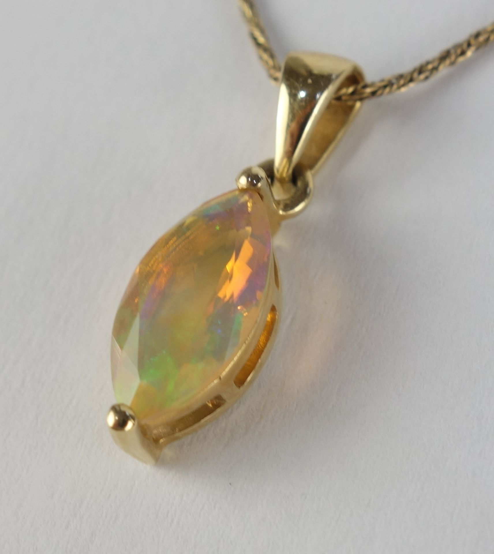 Opal-Anhänger an Kette und Paar Opal-Ohrringe, 585er Gold, Gew.7,01g - Bild 3 aus 5