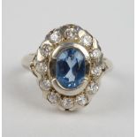 Ring mit hellblauem Stein und Zirkonias, 925er Silber, Gew.4,90g