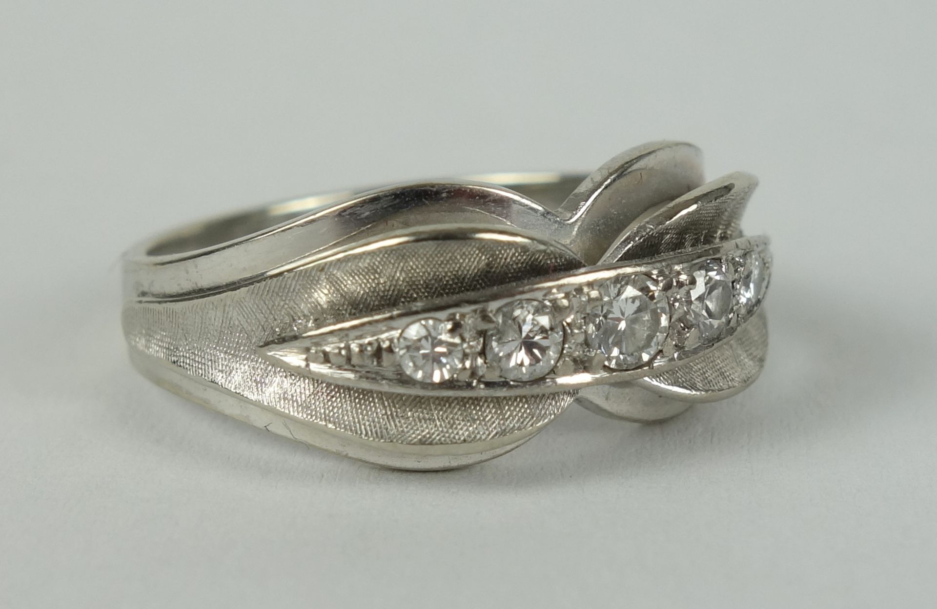 Ring mit 5 Diamant-Brillanten, 585er Weißgold, Gew.4,78g