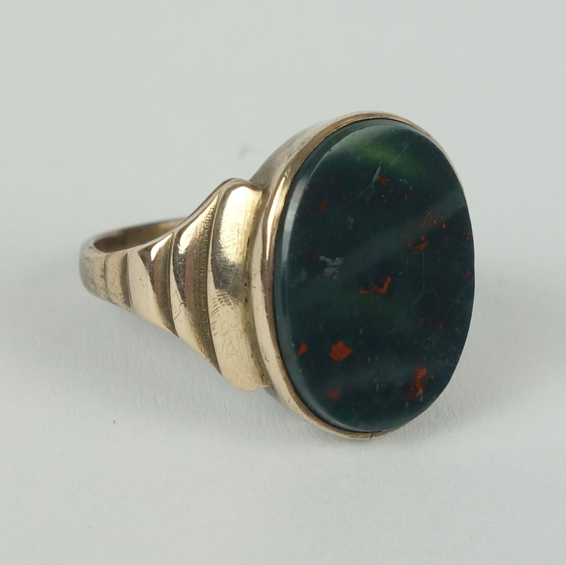 Ring mit Heliotrop, 333er Gold, Gew.5,70g