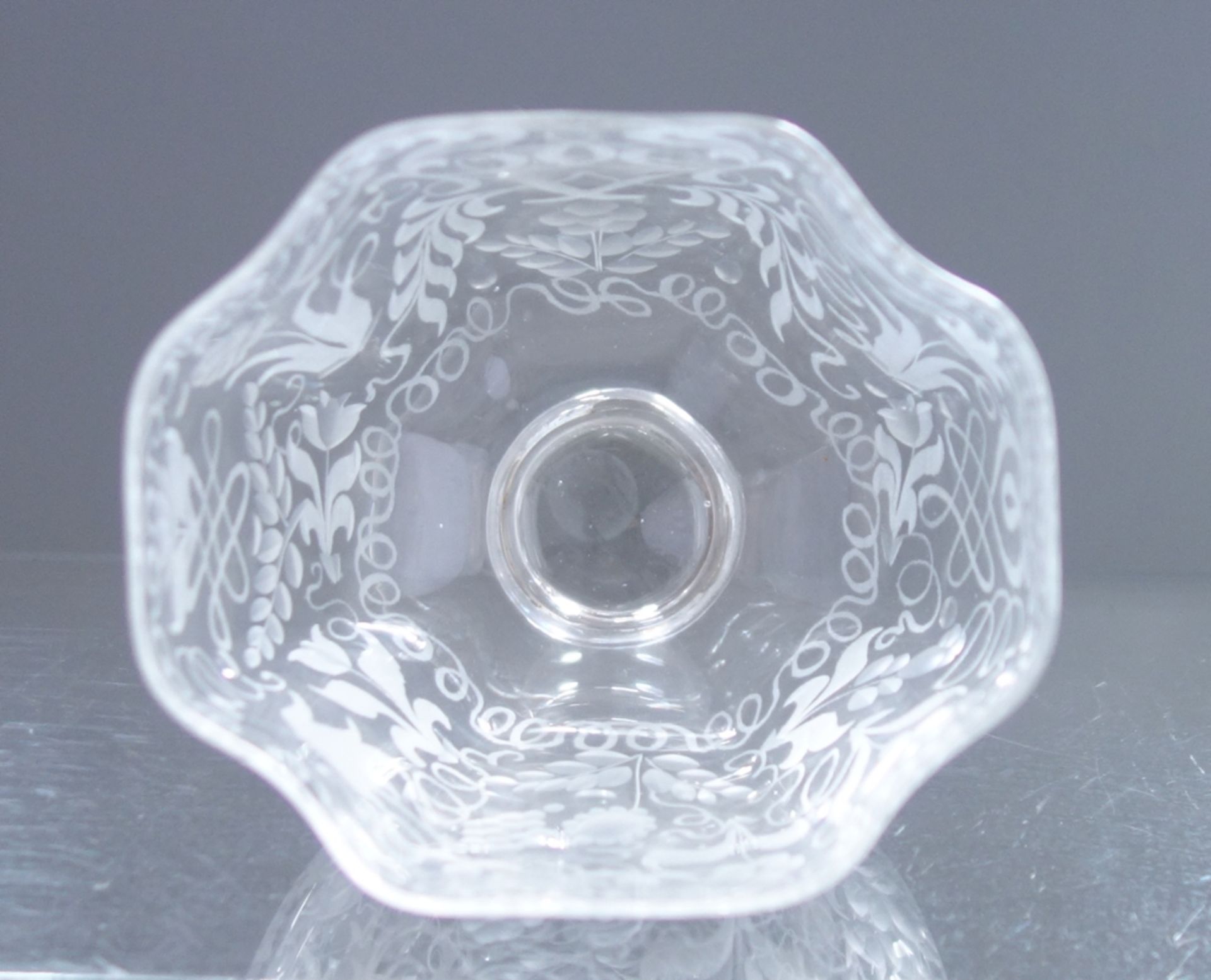 21 high quality wine glasses with delicate floral engraving, 1st half 20th c. - Image 3 of 5