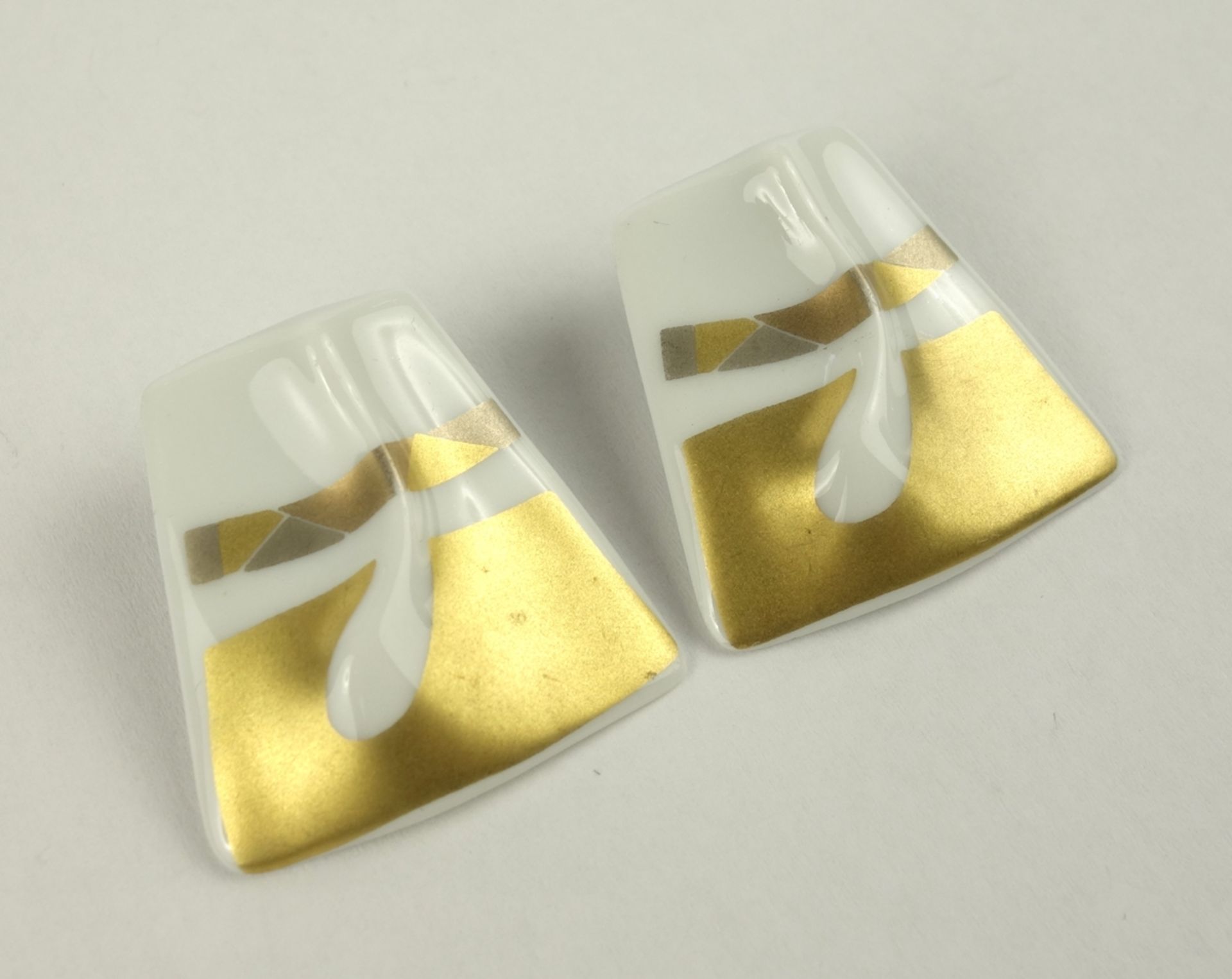 Pair of clip-on earrings, Johan van Loon, Rosenthal porcelain, Studio-linie - Image 2 of 4