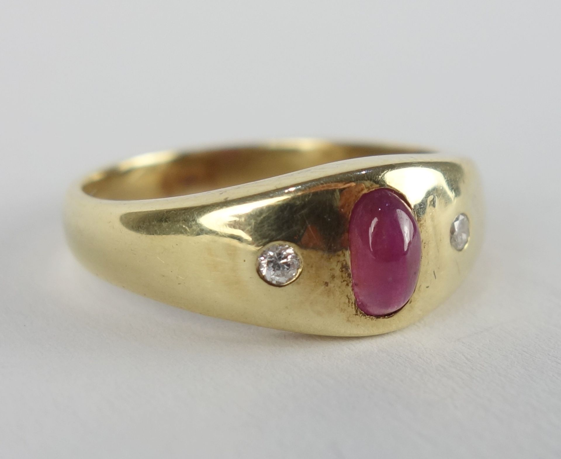 Ring with ruby and 2 small diamonds, 14K gold, wt.3,39g