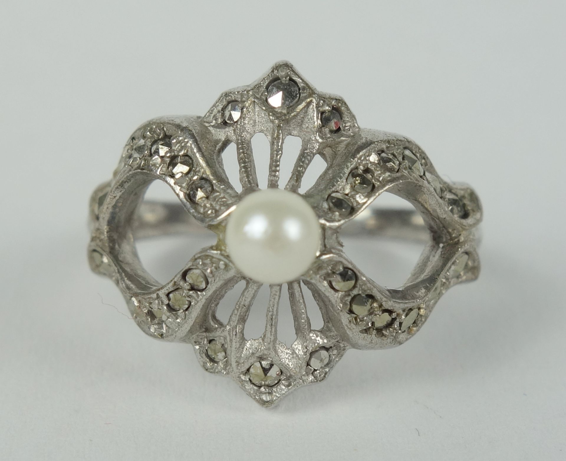 Ring mit Perle und Markasiten, 835er Silber, Gew.4,93g