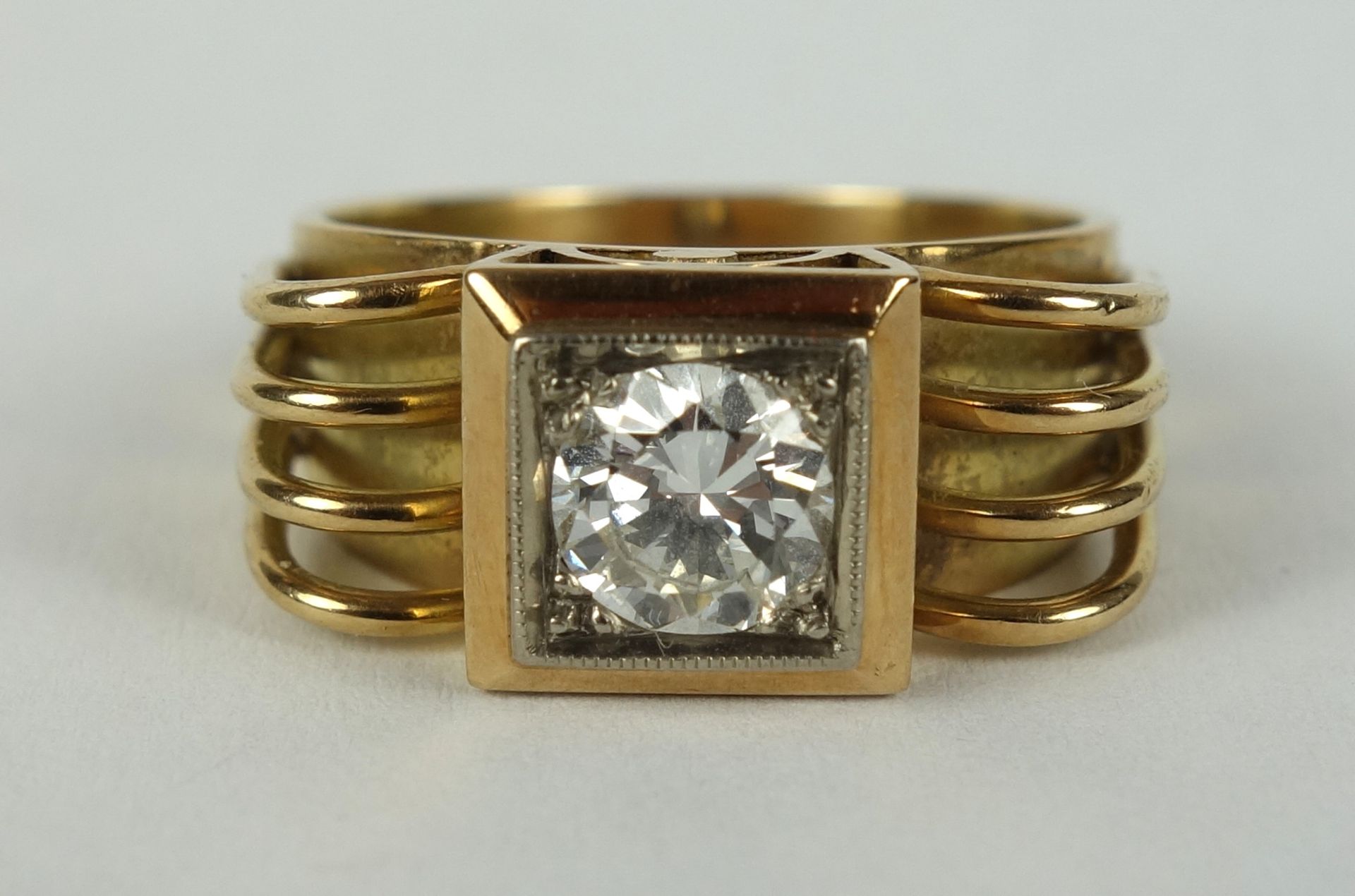 Ring mit Diamant-Brillant in eckiger Fassung, 585er Gold, Gew.6,73g