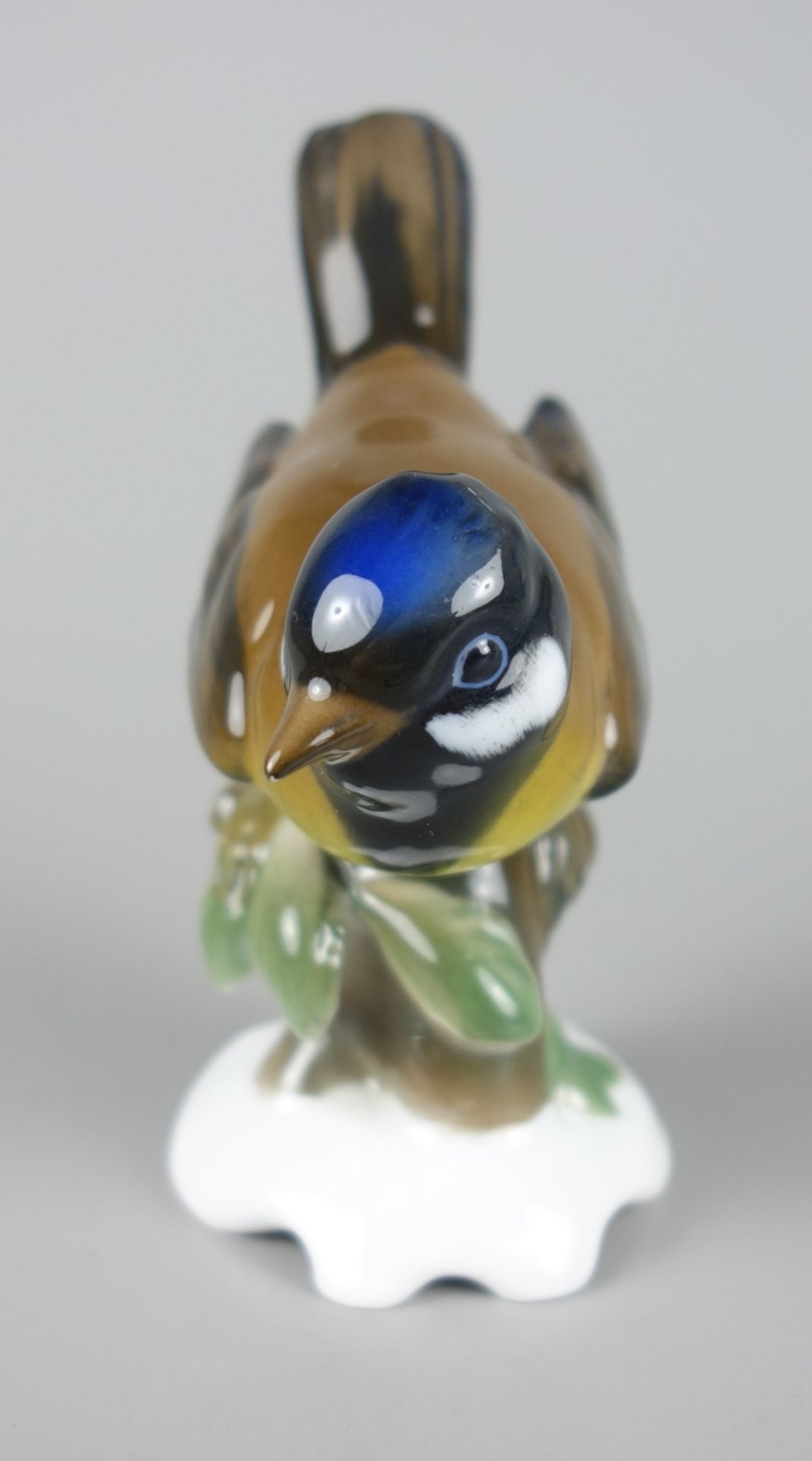 Blue tit on branch with leaves, Hugo Meisel for Rosenthal, 1930s / 1940s - Image 3 of 4