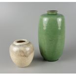2 Vasen, Künstlerkeramik, lindgrün und beige-braun, Mitte 20.Jh.