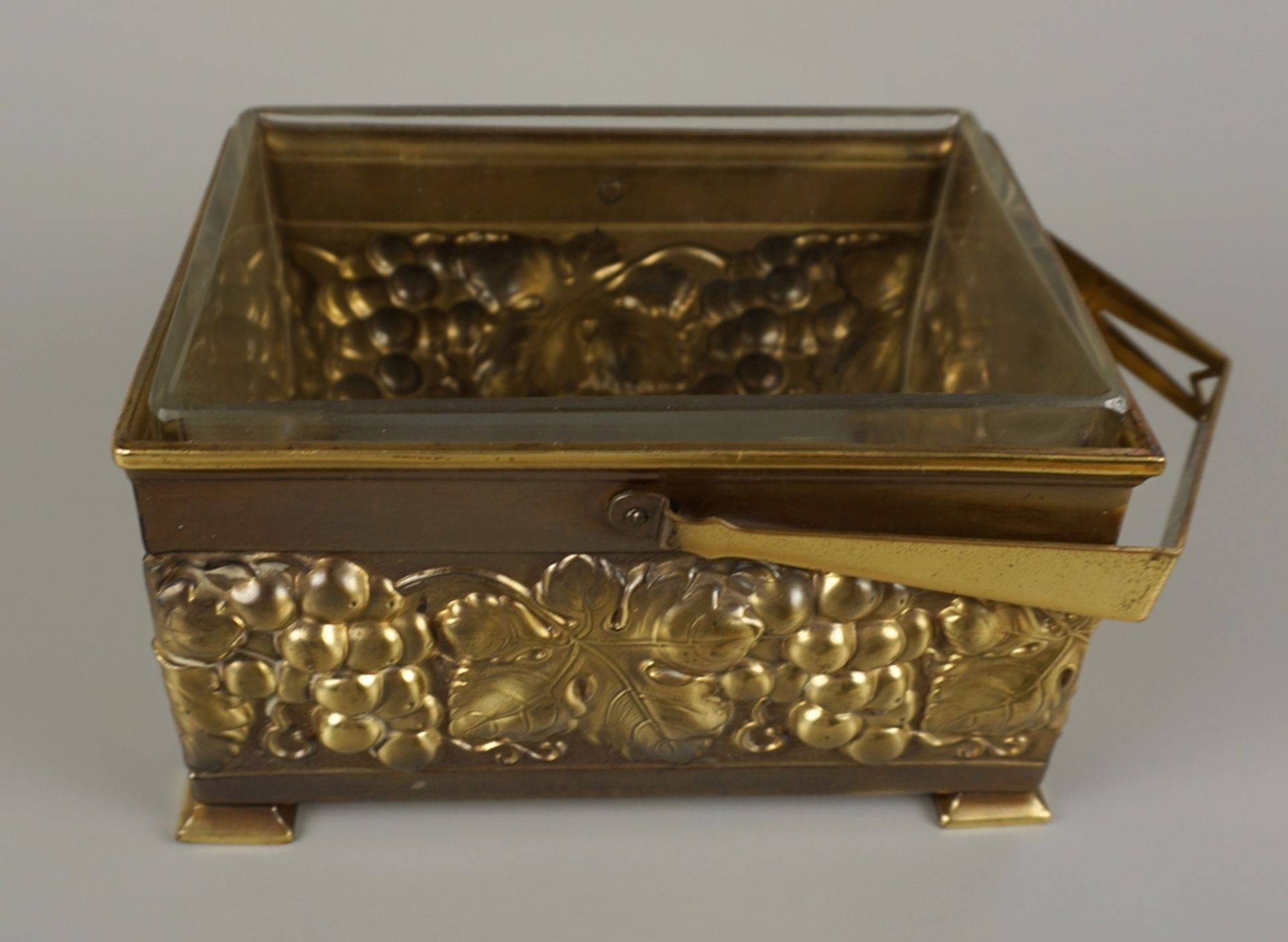 Casket with vine leaf decoration, 1930s - Image 2 of 2