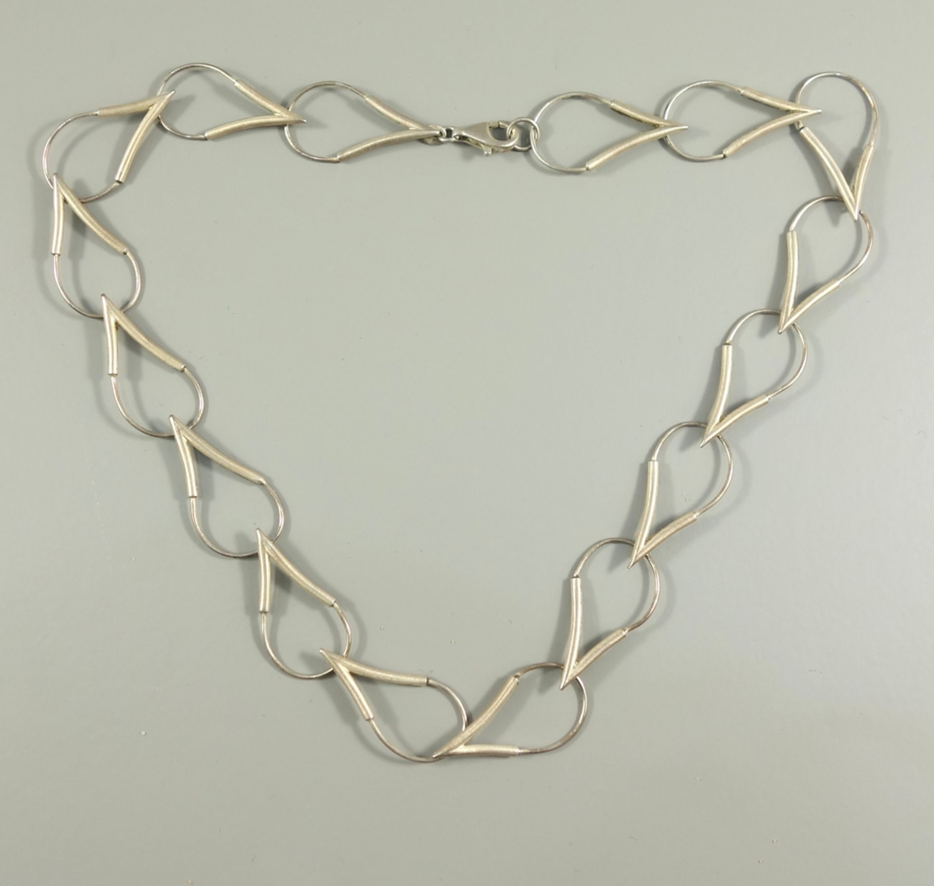 Design necklace with tapered, large chain links, 925 silver