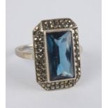 Ring mit blauem Stein und Markasiten, 925er Silber