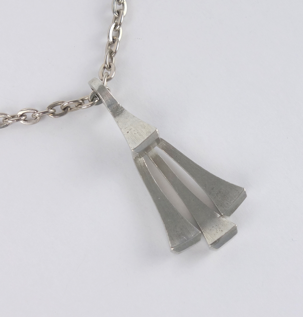 long anchor chain with pendant, handmade, Løgeskov tin Denmark - Image 2 of 3
