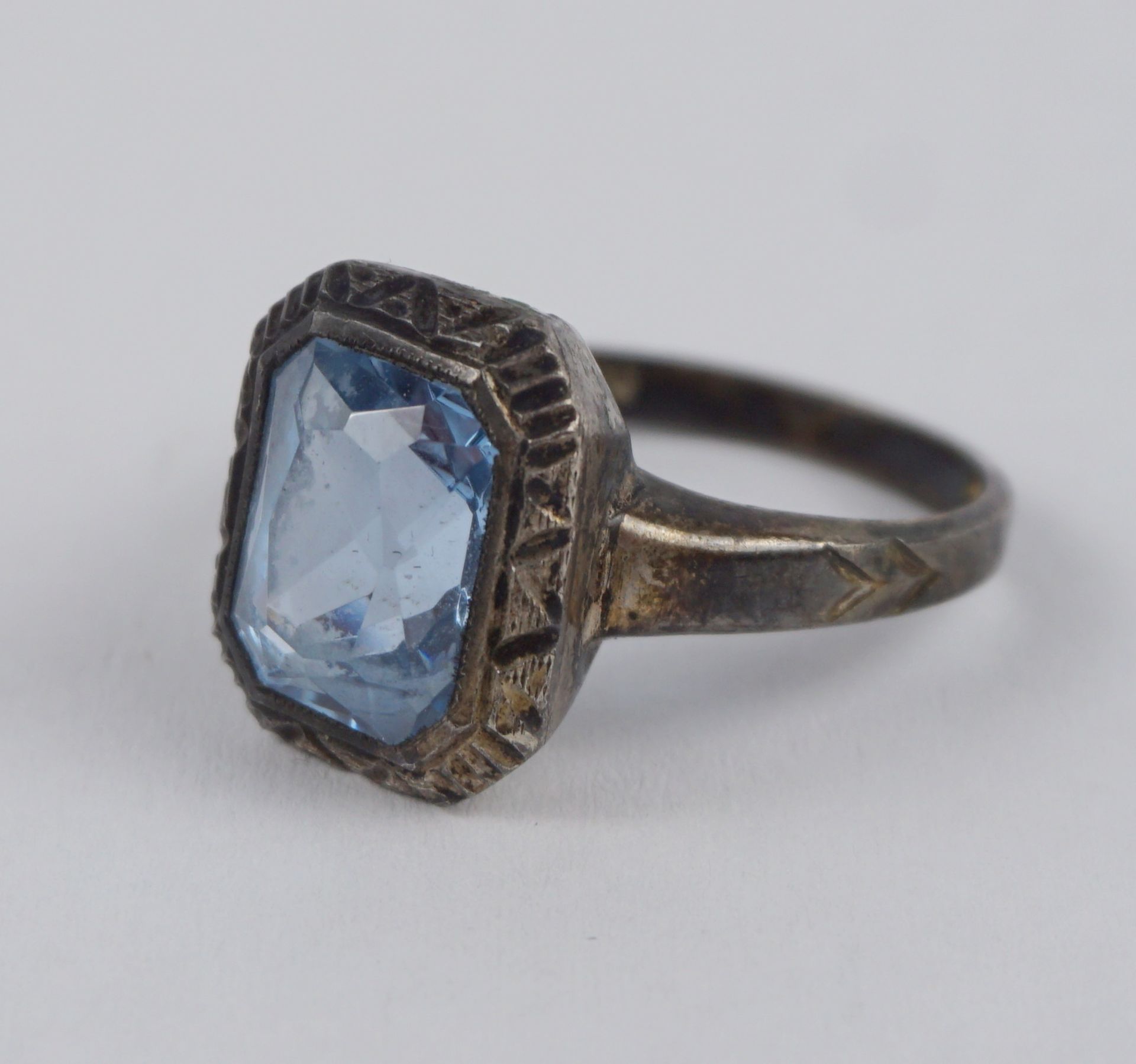 Ring mit hellblauem Stein, 800er Silber, Gew.4,64g - Bild 2 aus 2