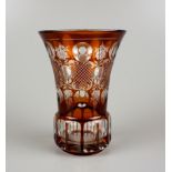 Becherglas / Vase, bernsteinfarben überfangen, Mitte 20. Jh., H.13cm