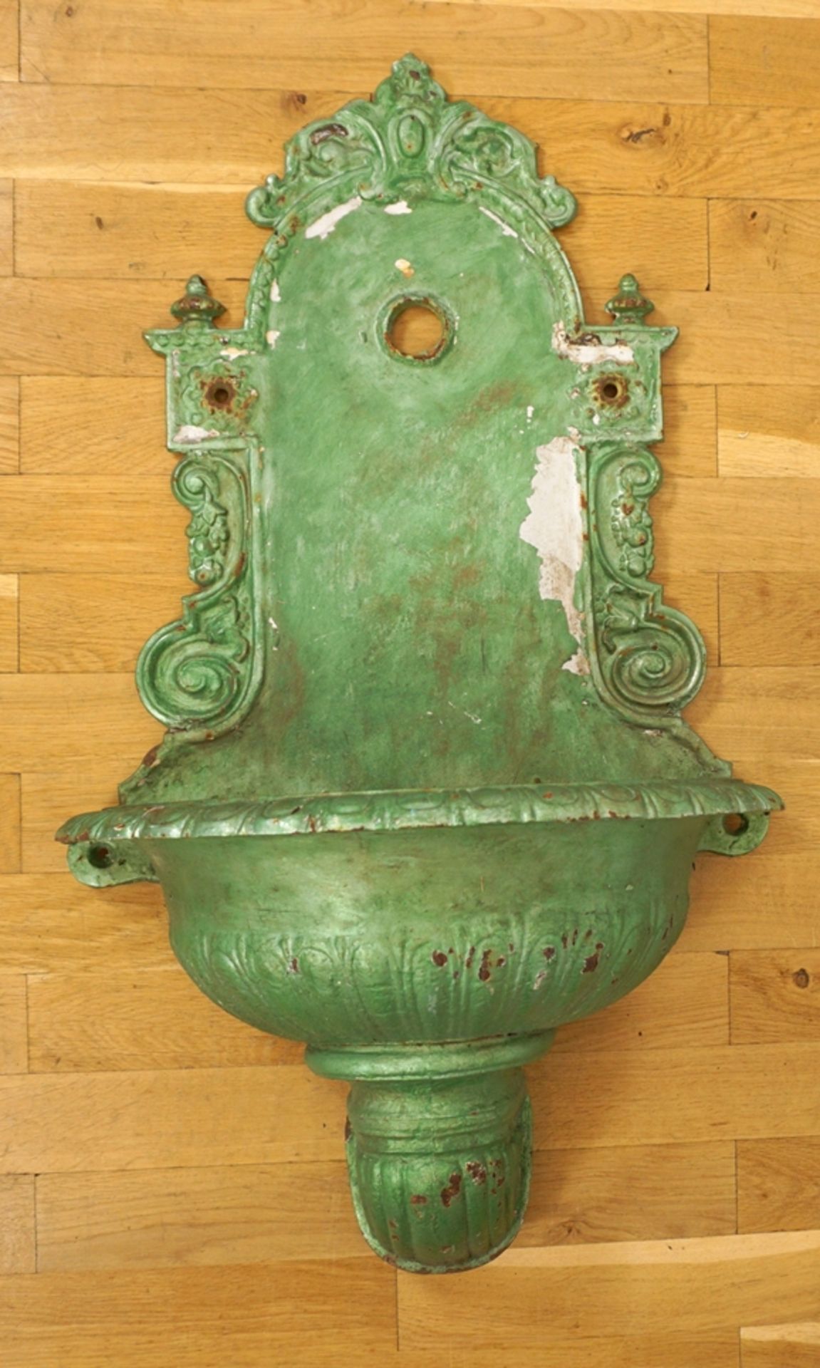 Washbasin / sink for outdoor use, around 1890