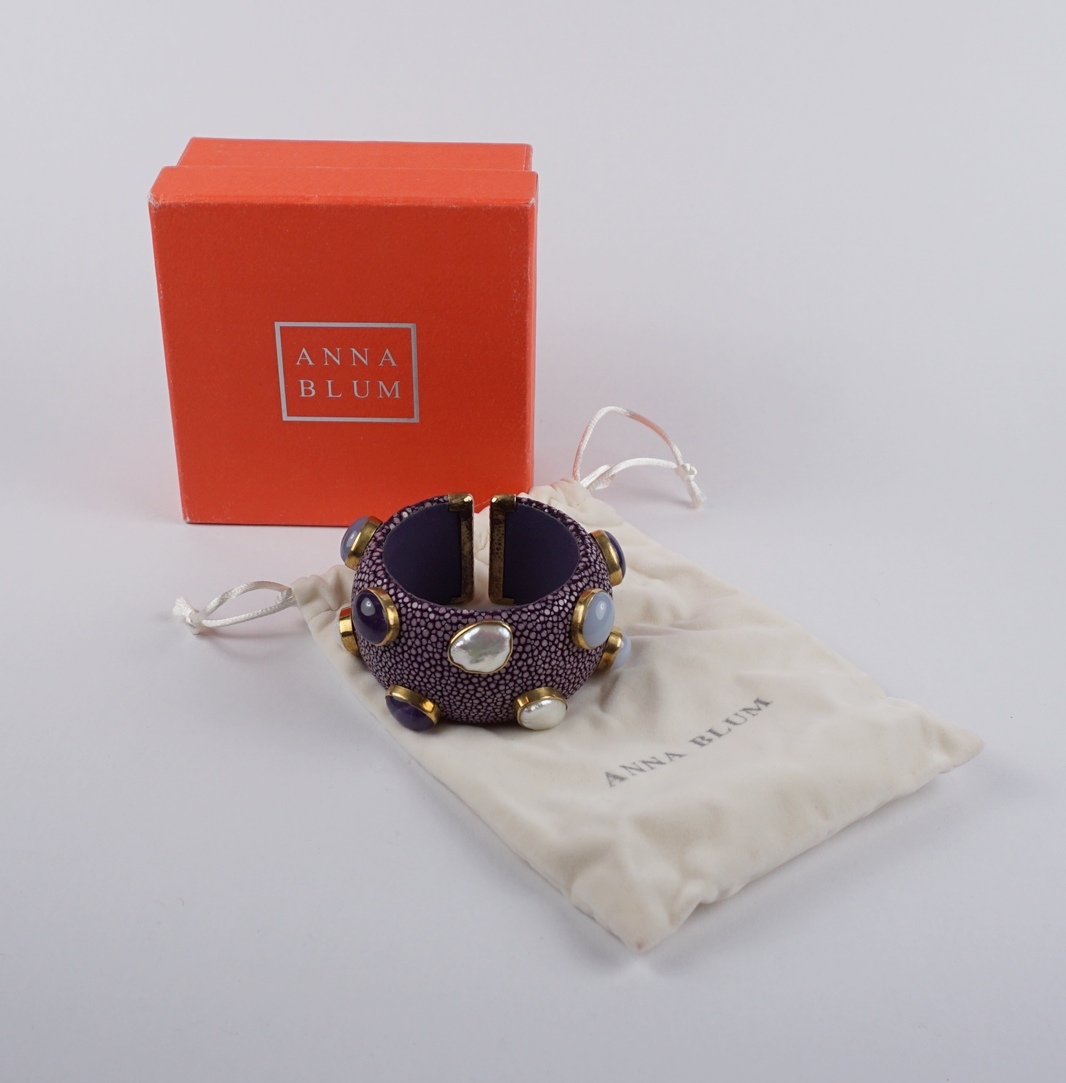 Shagreen cuff bracelet in plum violet, from the Caraboque collection by Anna Blum - Image 2 of 5