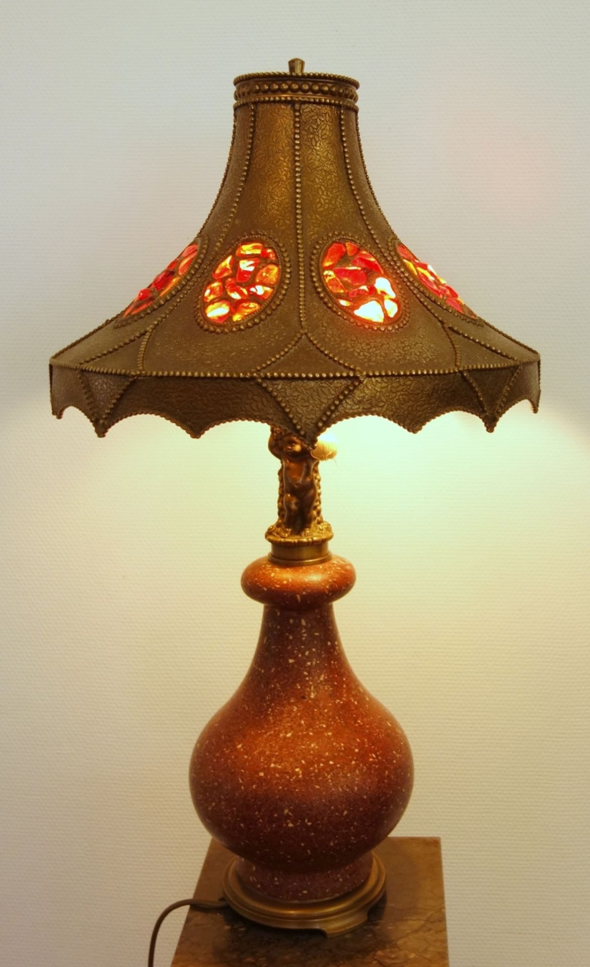 Extraordinary Art Deco table lamp with lead glazing and brass shade, around 1925 - Image 6 of 7