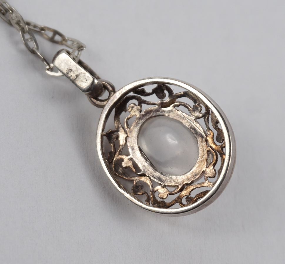 Pendant with moonstone on chain, 925 silver, total wt.4,26g - Image 2 of 2