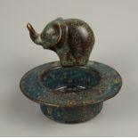 Teelichthalter mit Elefant, Künstlerkeramik, 20.Jh.