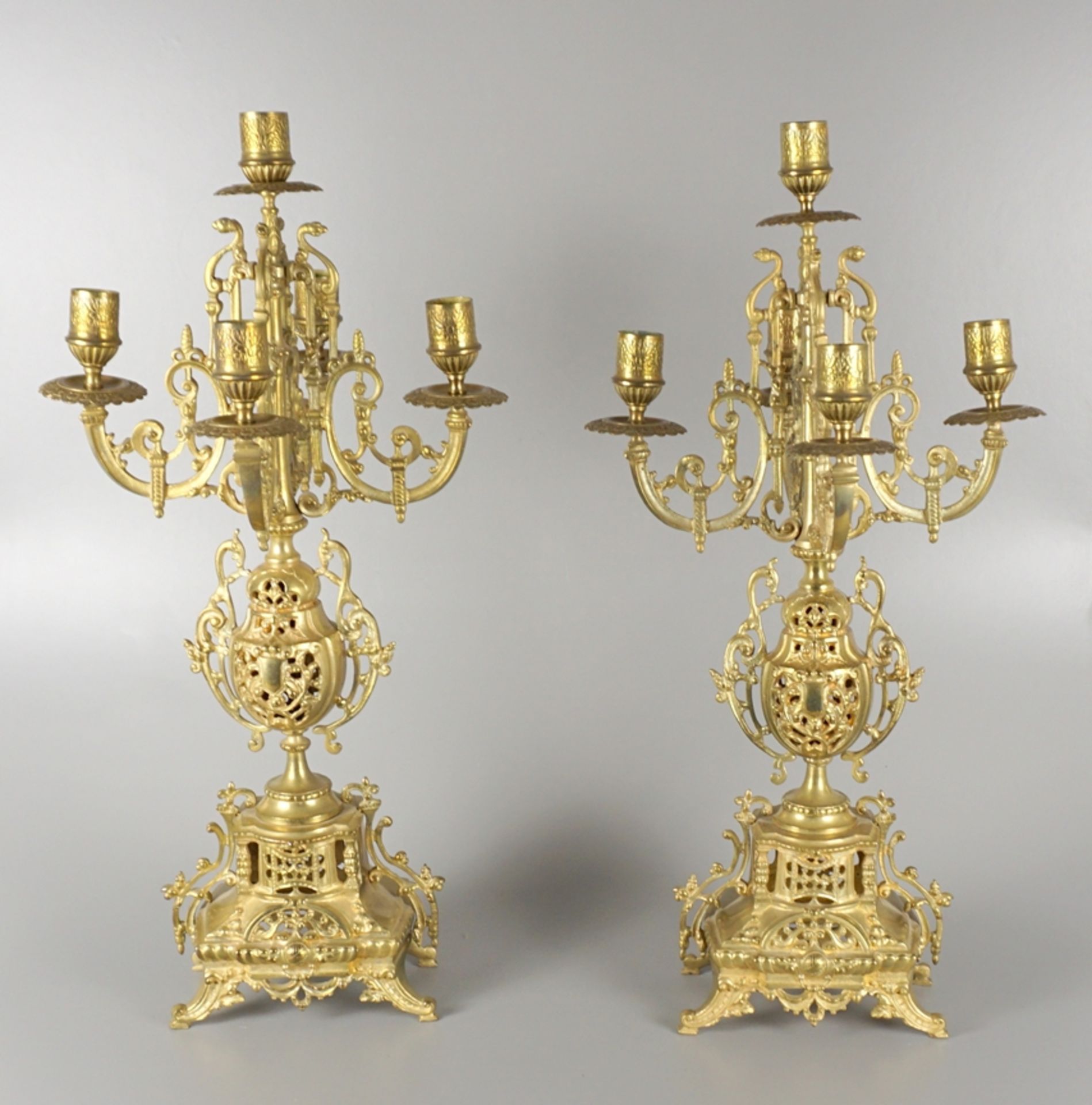 magnificent mantel clock with side plates, brass, 20th cent. - Image 2 of 5