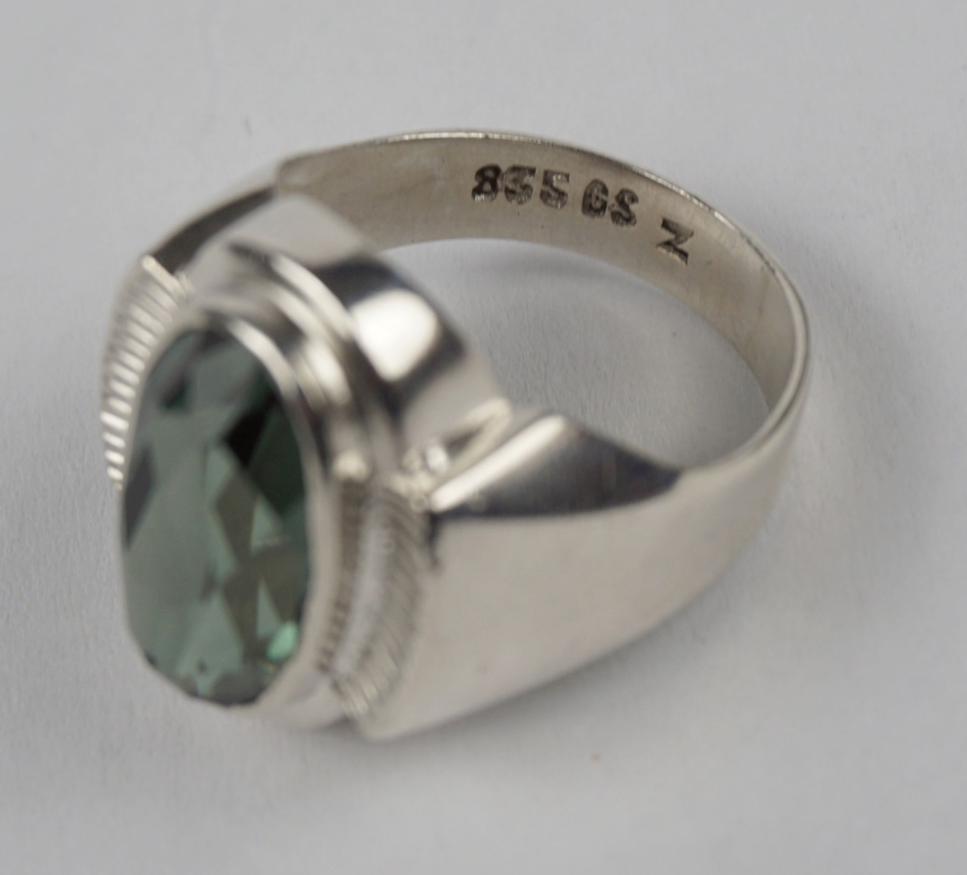 Ring mit grünem Stein, 835er Silber, Gew.5,43g - Bild 2 aus 2