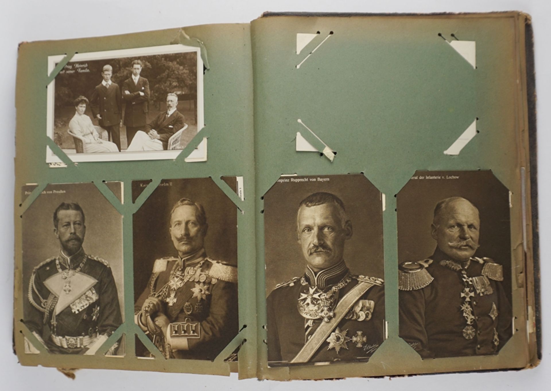 Album with picture postcards of the Prussian imperial family, Emperor Wilhelm II, approx. 150 pictu - Image 7 of 10